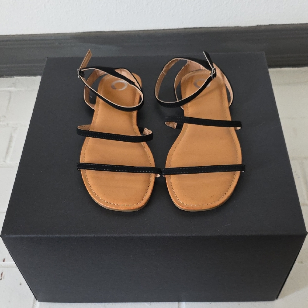 Women’s Black Strappy Flat Sandals with Tan Footbed
